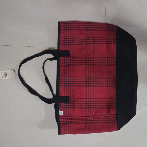 Blake Shelton Lands' End Blake Shelton x Printed Cooler Tote - Picture 3 of 4